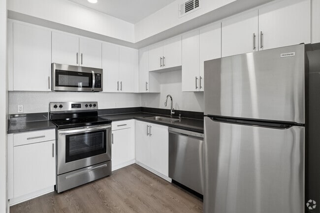 Interior Photo - 3518 Chesapeake Ave., Los Angeles, CA 90016