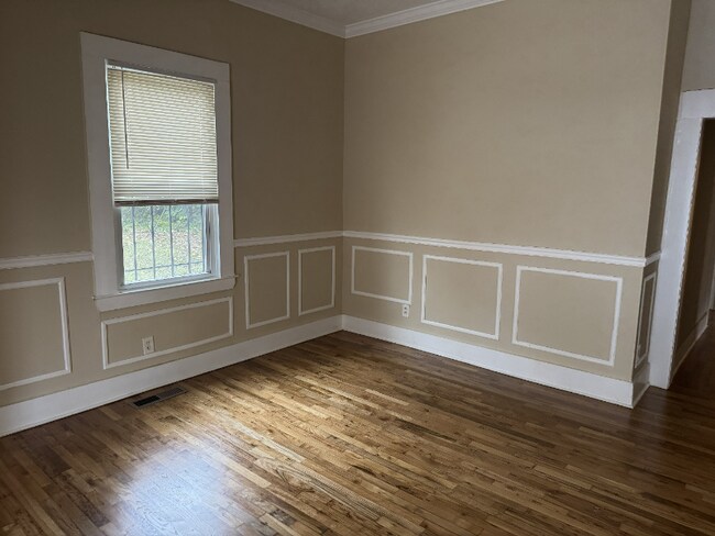 Photo - 43 Booker St NW