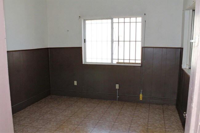 Photo - 715 Alpine St