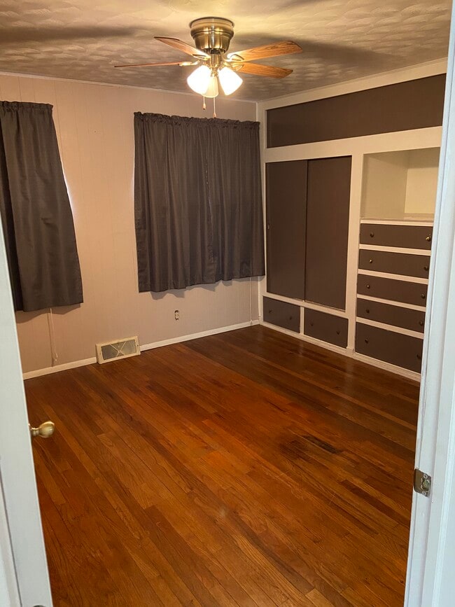 Photo - 8493 N Roanoke Rd