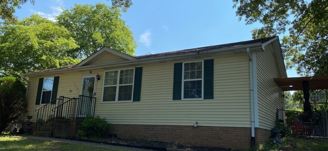 Building Photo - 1112 Britton Springs Rd Rental