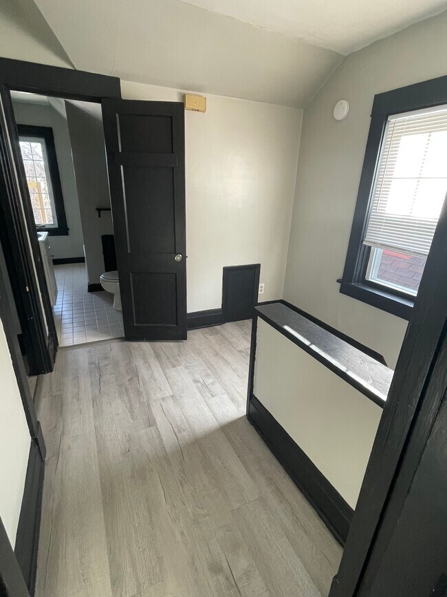 Photo - 5642 Phillips Ave Unit 3F