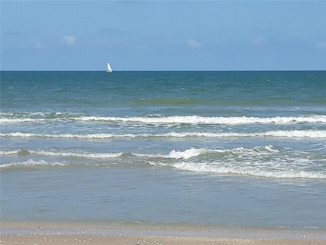 Photo - 3880 N Hwy A1A Unidad 102