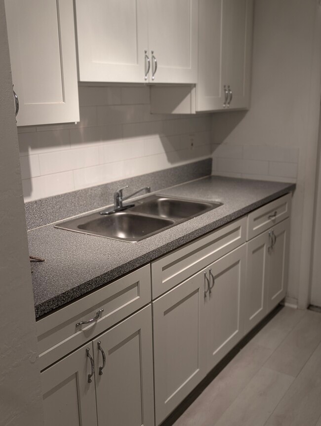 Building Photo - 20400 NW 7th Ave Unit Cozy 1-bedroom Miami