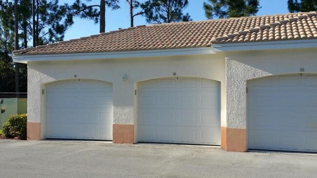 Photo - 1210 Myrtlewood Cir E