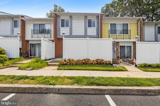 Photo - 5 Cornwallis Square Townhome