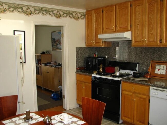 Photo - 2034 33rd Ave Unidad 2bdr2bath spacious flat