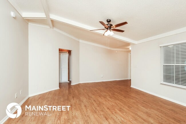 Photo - 1054 Fairplay Ave NW