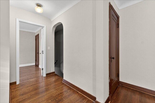 Photo - TGS Upstairs Lounge Unit 4008A