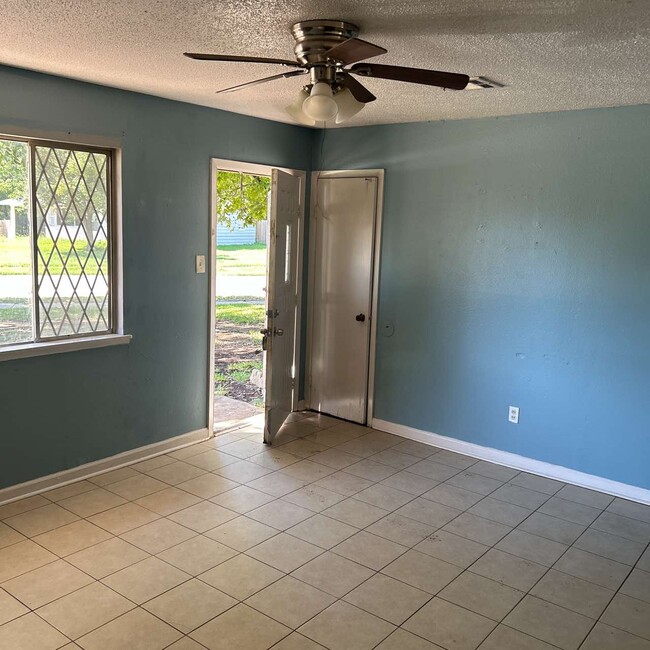 Photo - 2802 Hood Dr