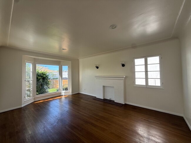 Photo - 5854 Arlington Ave Unit 5854