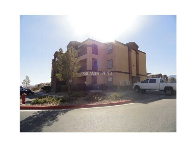 Building Photo - Beautiful 2 bedroom 2 bath condo