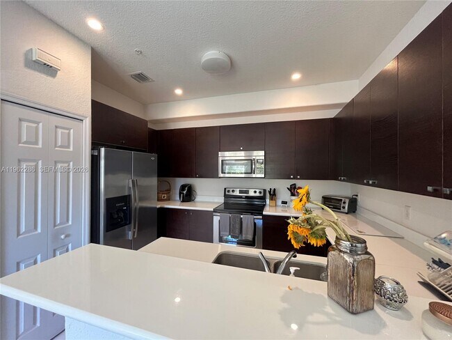 Photo - 10012 NW 7th St Unit 203