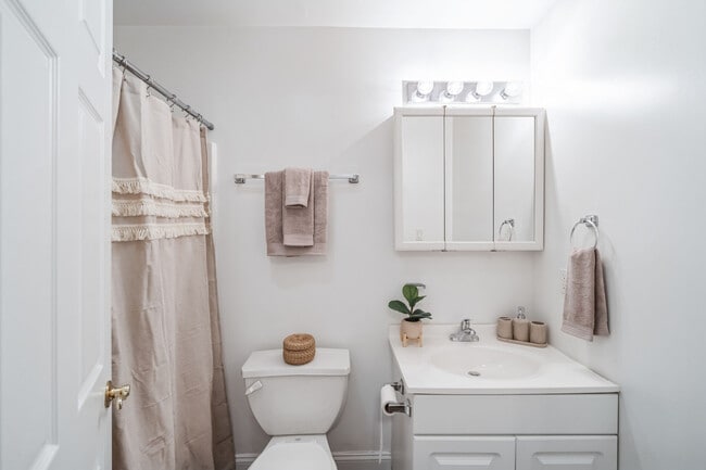 Photo - The Courtyards