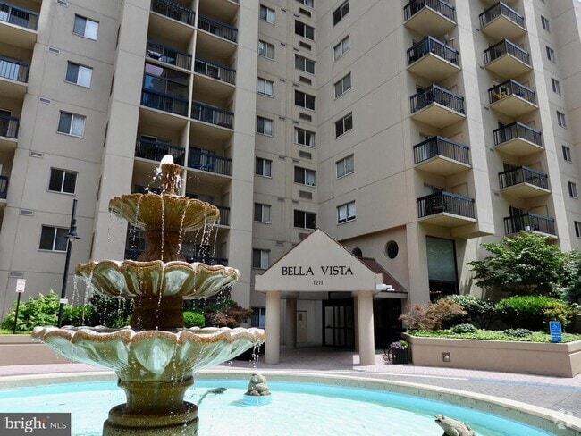 Building Photo - 1211 S Eads St Unit 211 Rental