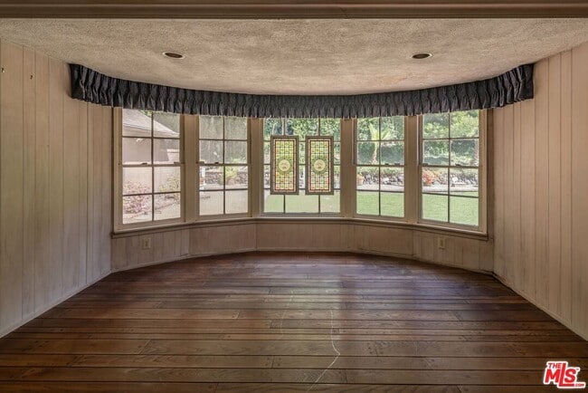 1110 Sutton Way