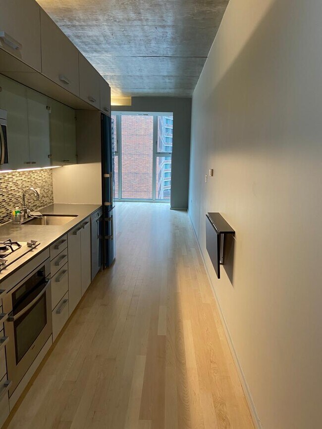 Photo - 550 N Saint Clair St Unit 903