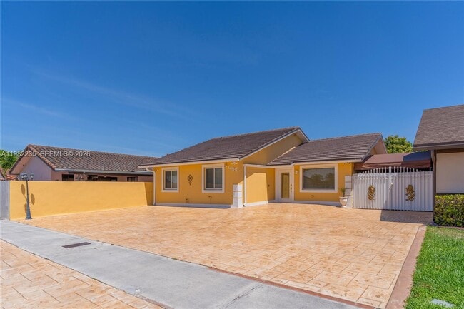 Photo - 14831 Kendale Lakes Blvd