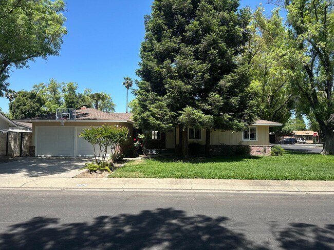 3 Bedroom with Pool! - 3 Bedroom with Pool!