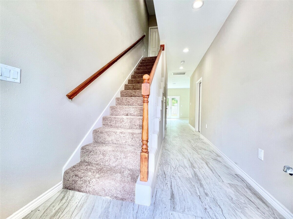 Photo - 5602 Hirondel