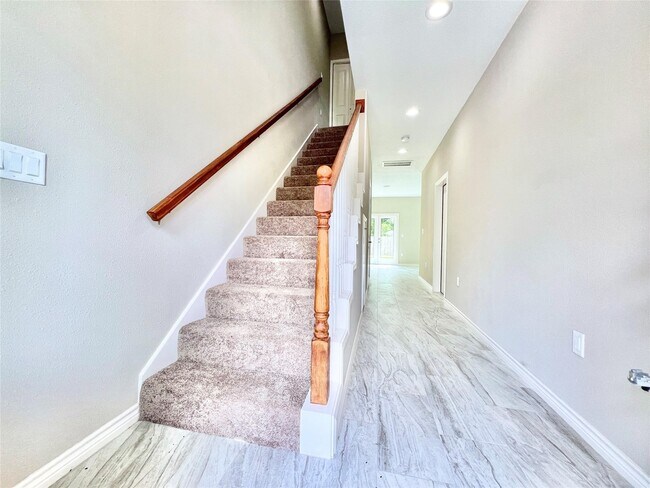 Building Photo - 5602 Hirondel Rental