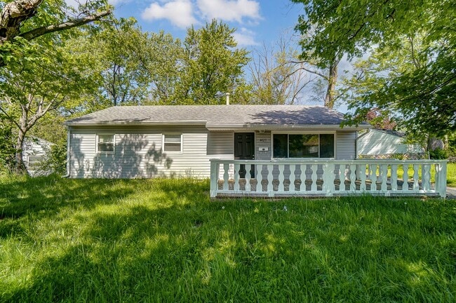 Building Photo - Three Bedroom with Driveway in Dayton!