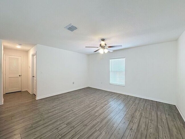 Photo - Spacious Open-Concept Living with Modern Finishes in Villate 7 Poinciana