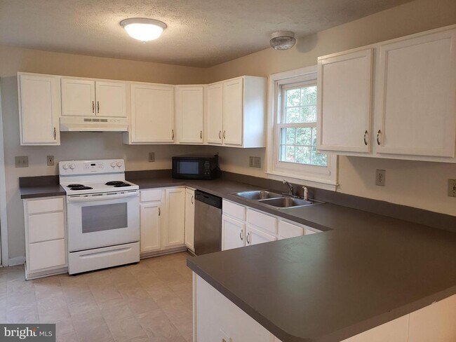 Photo - 7620 Regency Glen Dr