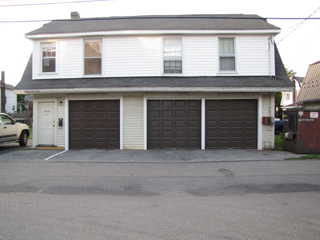 Building Photo - 619 W Highland Aly Unit 619