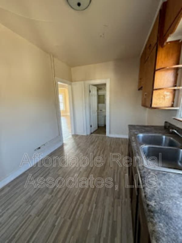 Photo - 1500 W Greenfield Ave Unit Upper