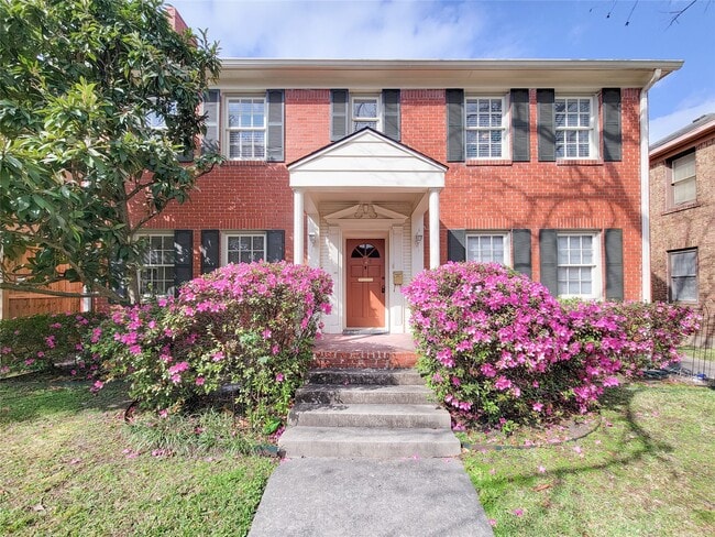 Building Photo - 1728 Hawthorne St Unit 2