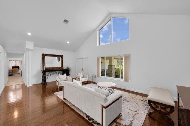 Photo - 4320 St Charles Way