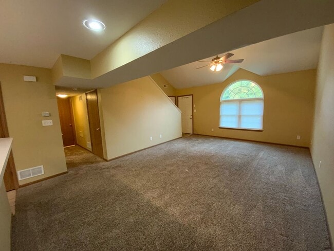 Photo - 306 E Liberty Ln Unidad Apt B