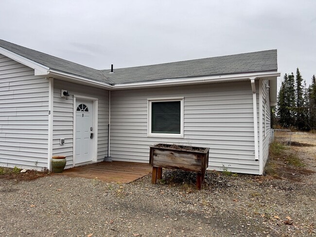 Building Photo - Grumman St 2400- Unit #B