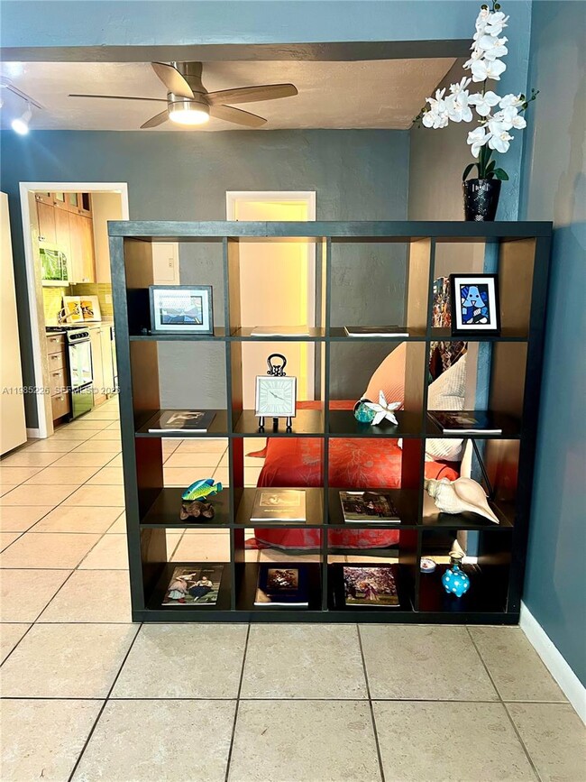 Photo - 835 Meridian Ave Unidad 5