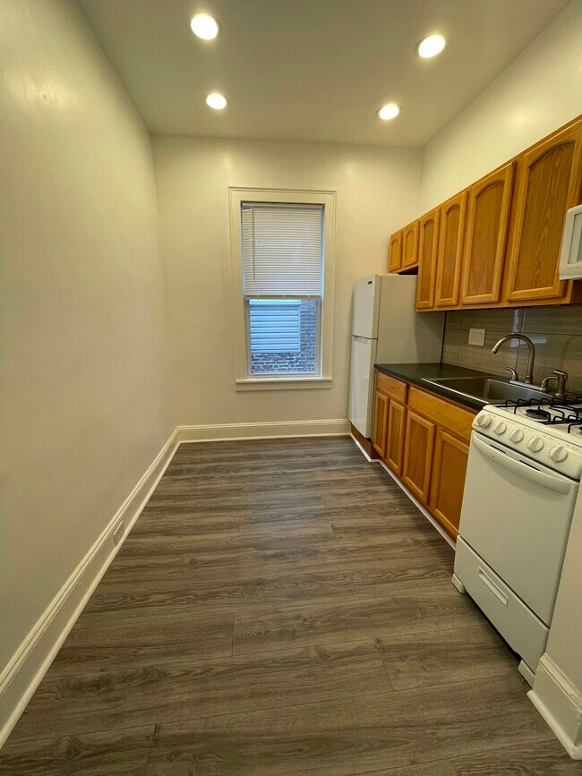 Photo - 612 W Norris St Unit 2R