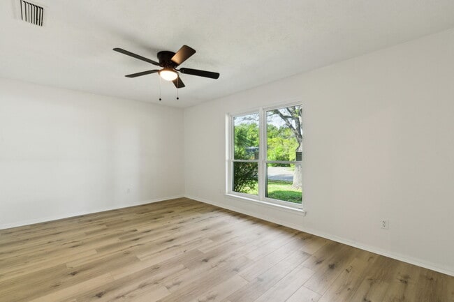 Photo - 1922 N Floyd Rd