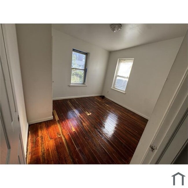 Photo - 330 Walnut St