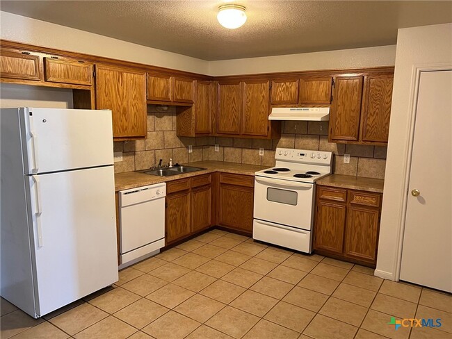 Photo - 1409 Cinch Dr