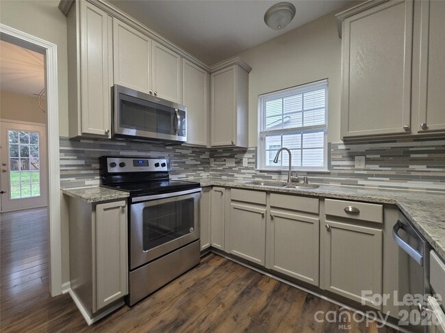 Photo - 2023 Heywood Ave