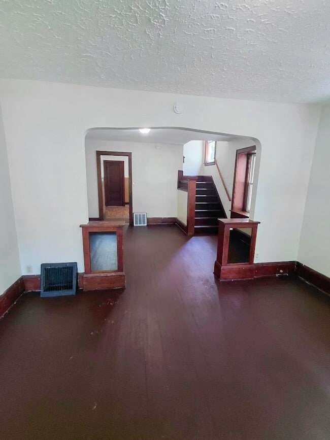 98 E Mapledale Ave Unit 98