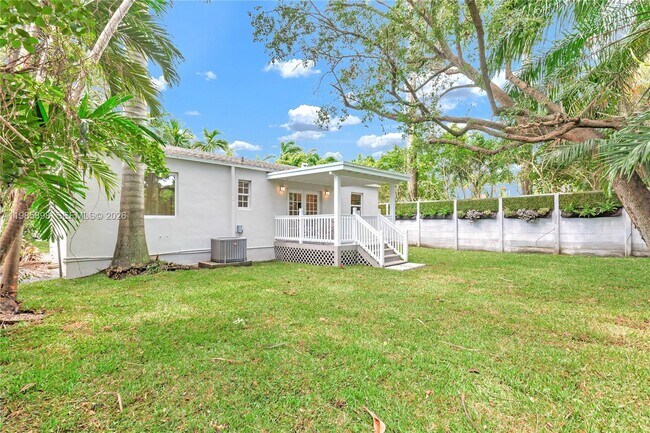 Photo - 1045 NE 84th St