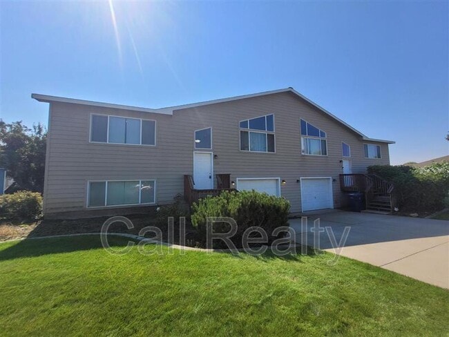 Building Photo - 13626 E Riverside Ave Rental