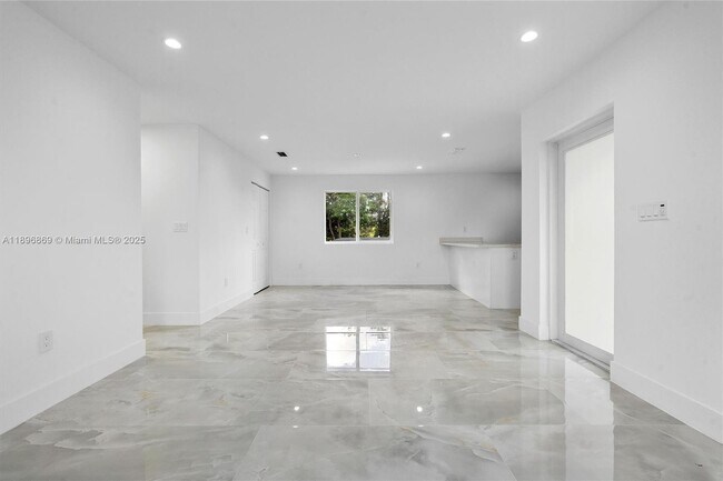 Photo - 2926 NW 58th St