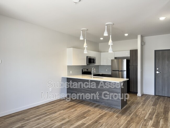 Photo - 1653 Midtown Pl