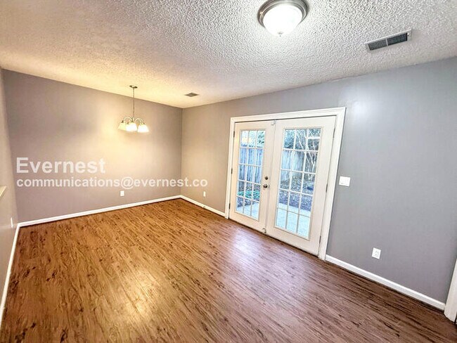 Photo - 2225 Cheshire Dr