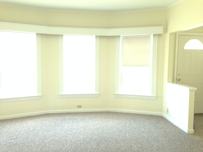 Building Photo - 39 Cook St Unit First Floor