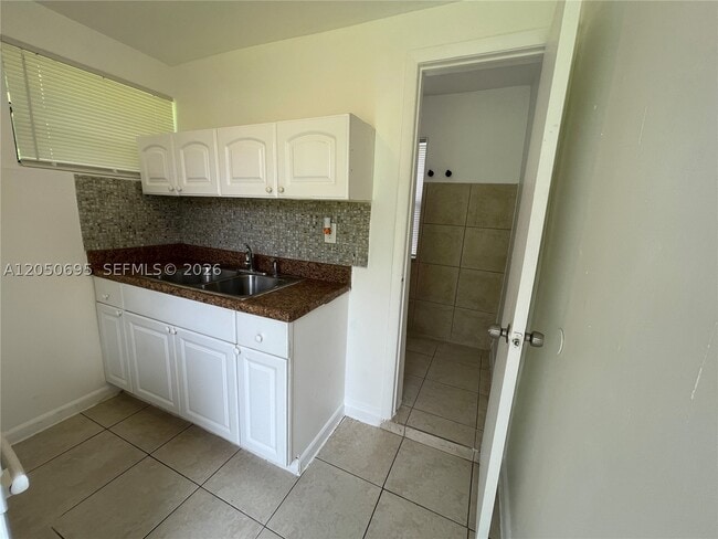 Photo - 1567 NE 110th St Unit C