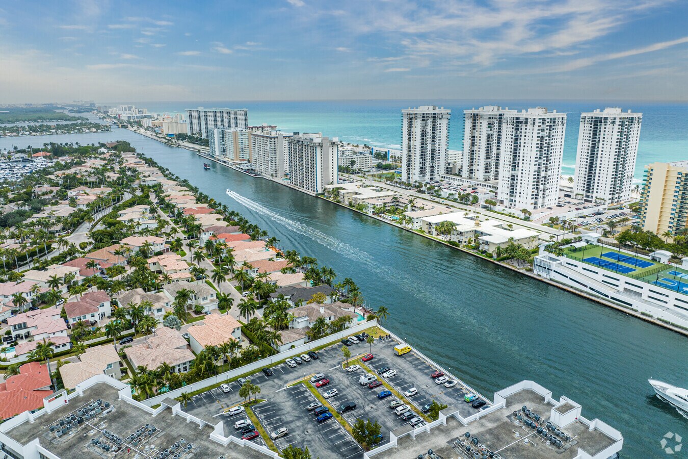 Contexto - The Waterway at Hollywood Beach