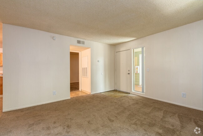 1BR, 1BA - 655SF - Living Room - Logan Park
